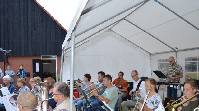 Gezamenlijke afsluiting muzikale Dorpshoes gebruikers (woensdag 10 juli 2019)
